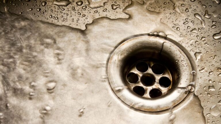 Évier bouché sans bouchon