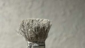 Peinture pour un enduit gratté