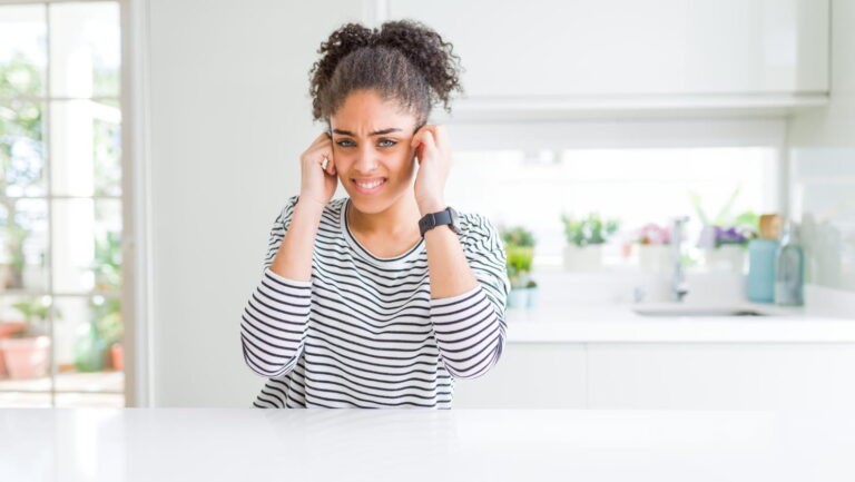 Réagir face au bruit de l’appartement du dessus