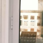 Changer une paumelle de fenêtre PVC