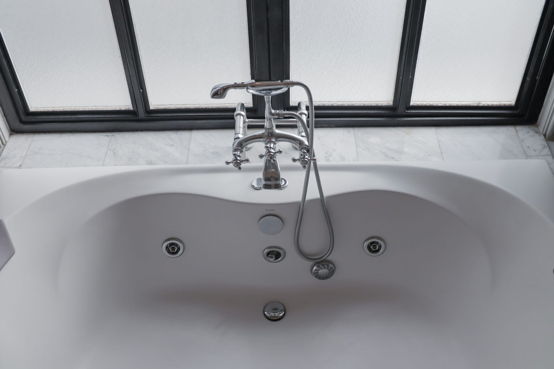 Changer une bonde de baignoire